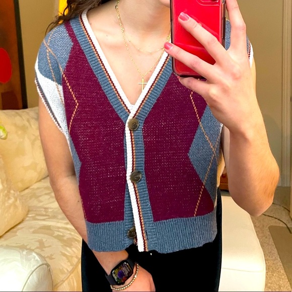 SHEIN Cropped Button Up Vest - Picture 3 of 7